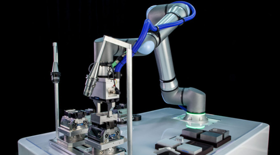 20kgペイロードAGVのロボットOnrobotのロボット グリッパーとの共同の盗品および置くUR20