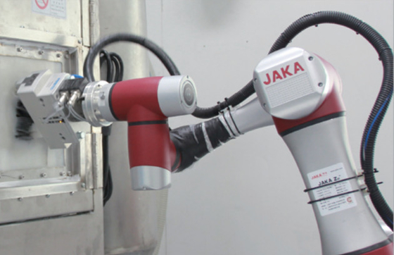 Binzelの適用範囲が広いJAKA 6の軸線819mmの範囲7kgのペイロードの共同の溶接ロボット