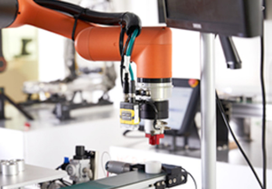 Hanwha 6の軸線のCobot Palletizer HCR-12の視野システムOnrobotグリッパーが付いている共同のロボット腕