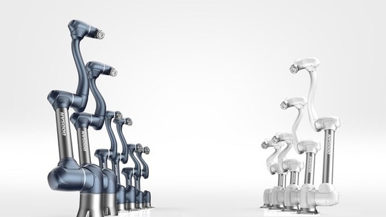 ロボットTig MiGアーク溶接の自動機械が付いているDoosan 20kgのペイロードのCobot H2017のロボット腕