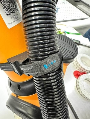 Cobot URハンズJaka Auboの腕のためのCNGBSのパイプラインのパッケージはケーブルで通信するロボティック服のパックを保護する