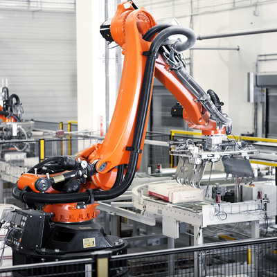 KUKA パレット化ロボット KR 240 R3200 PA CNGBSガイドレールで自動パレット化機器産業ロボット腕