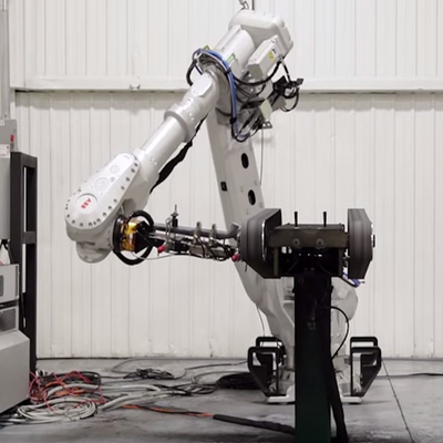産業ロボット ABB IRB 6700-150/3.2 6軸ロボット腕として,ピックアンドプレイスマシン用のドレッシングパック