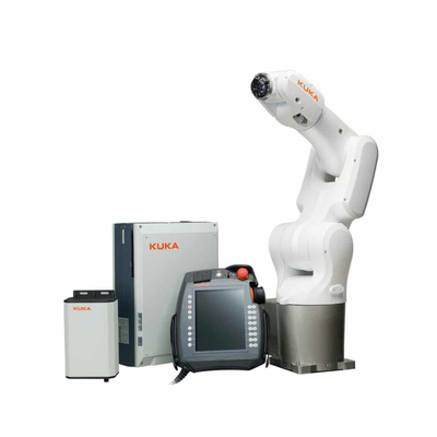 KUKA コボット KR 4 R600 ピック・アンド・プレイス・マシンとしてオンロボットのグリッパーを操作する