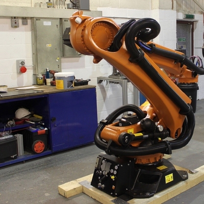 KUKA ロボット KR 120 R3200 PA 120KGのペイロードと3195MMのパレタイジング ロボット