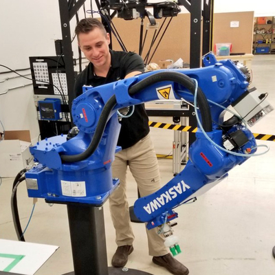 GP12 産業用ヤスカワロボット腕 12KGのペイロードを6軸のロボット腕としてピック&amp;ポジション