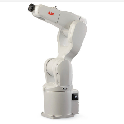ABB IRB 1200 CNGBSグリッパーを搭載した産業用ロボット腕