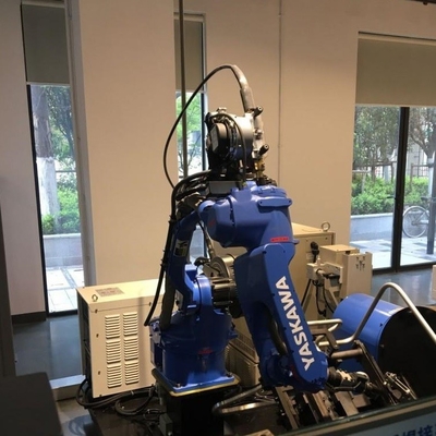 工業ロボットAR1440 12KGのペイロード付き レーザー溶接機として位置付け器付きの溶接タッチ