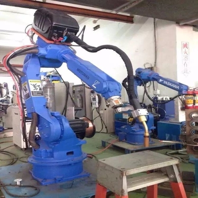 6 軸 ロボットアーム Yaskawa GP12 CNGBS 磨き頭とフェンスを用いた CNC 磨きロボット