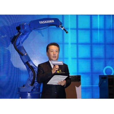 6 軸 ロボットアーム Yaskawa GP12 CNGBS 磨き頭とフェンスを用いた CNC 磨きロボット