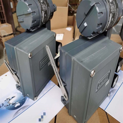 オリジナルの新品 エマーソン・フィッシャー・バルブ 3582i 機械位置付け器と67CFR 圧縮バルブ