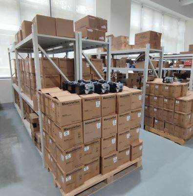 Rotork フェアチャイルド タイプ21 パネマティック リレーと Masoneilan SVI1000 シリーズ パネマティック ポジショナー, SVI1000/G, 4-20mA/HART 通信 デジタル バルブ ポジショナー.