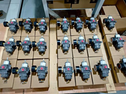 フィッシャー 67CFR シリーズ計装用供給レギュレータ 67CFR 67CFR-239 67CFR-600