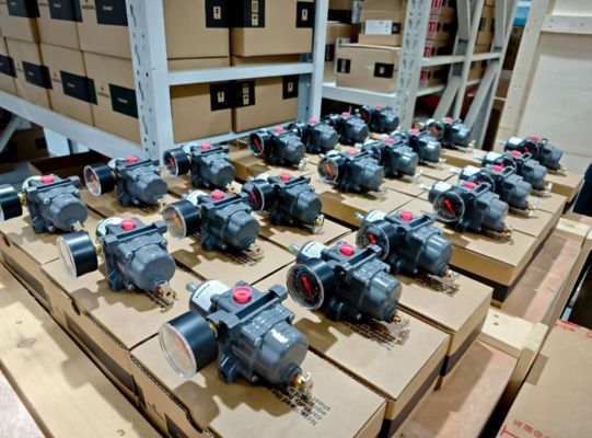 フィッシャー 67CFR シリーズ計装用供給レギュレータ 67CFR 67CFR-239 67CFR-600