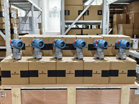 安定したFOUNDATIONフィールドバスプロトコル 内蔵アンテナ Rosemount 3051 コプラナー圧力トランスミッタ