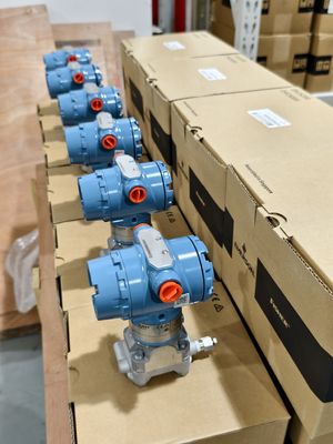 安定したFOUNDATIONフィールドバスプロトコル 内蔵アンテナ Rosemount 3051 コプラナー圧力トランスミッタ