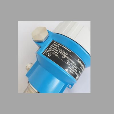 エンドレス+ハウザー プロラインプロウィール D200 渦流量計とセラバー PMC51B 圧力伝達器を装備した減圧と温度ステーション