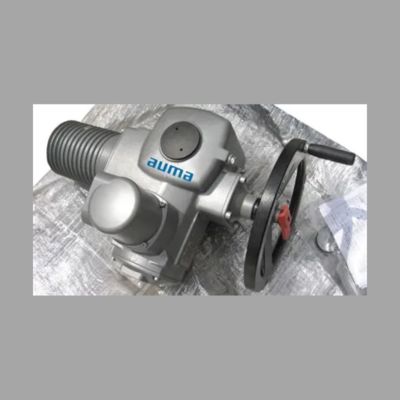 AUMA GS型部分回転ギアボックスとSA型マルチターンモジュール式ユニバーサル電動アクチュエータを備えた電動ボールバルブ。