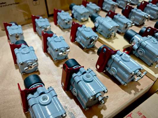 Masoneilan 78 シリーズ バルブポジショナー 5-100psi 1/4NPT 圧力リリーフ