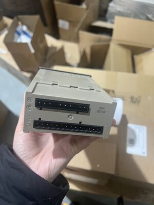 サムソン 6493 プロセスコントローラー 産業オートメーション制御弁コントローラー