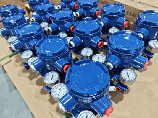 アクチュエーターおよびAzbil Avp100空気のスマートな弁のポジシァヨナーが付いている制御弁