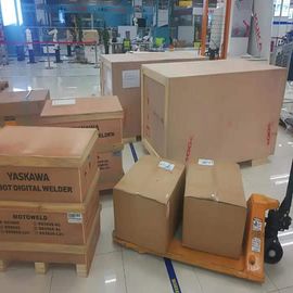 YRC1000ロボット コントローラーを速く、正確な性能に与えるYaskawa Motoman AR1440の6軸線のアーク溶接のロボット