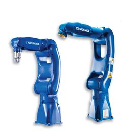 Yaskawa Motoman GP7 GP8の高速アセンブリおよびYRC1000コントローラーが付いている6軸線の工業用ロボットの腕を扱うこと