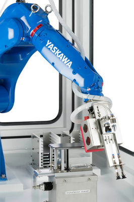 Yaskawa GP8 IP67 1.0KVA 727mm 6本の軸線のロボット腕