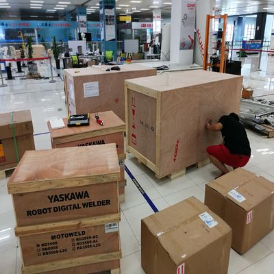 AR1440 1440mm 6つの軸線のアーク溶接のYaskawaのロボット腕