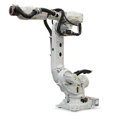 6軸線IRB 2600パレットで運搬する連結されたABBのロボット腕