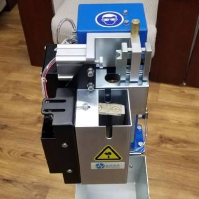 金雨溶接ロボットの腕mig mag tigアークのためのきれいな装置を溶接トーチ