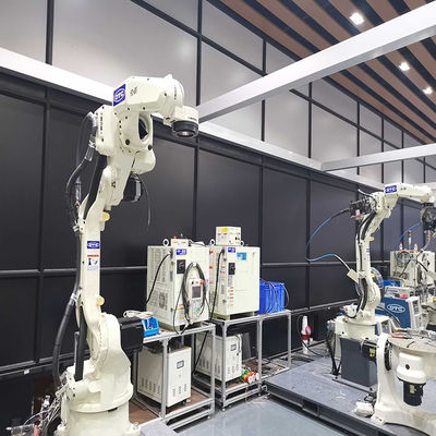 Playload 6kgの範囲1445mm Migのロボティック溶接が付いている溶接ロボット6の軸線OTC FD-B6のアーク溶接のロボット