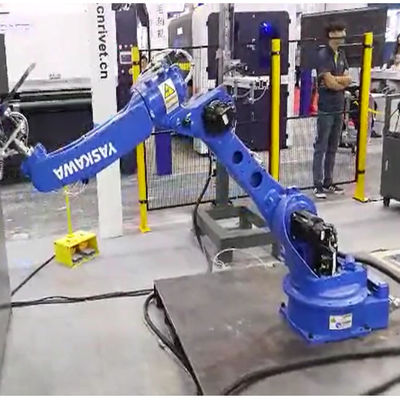 CNCの溶接ロボットMigのマグの溶接ロボットのためのGP25の工業用ロボットの腕6の軸線