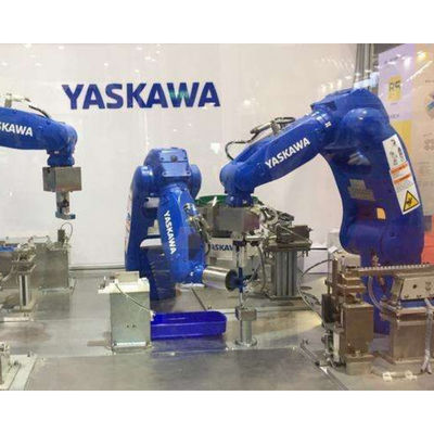 自動溶接のロボットおよびミグ溶接のロボットのためのロボット腕6の軸線GP8