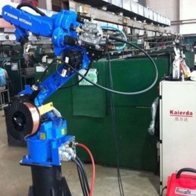 ロボットを扱うための工業用ロボットの腕6の軸線Motoman EP4000D