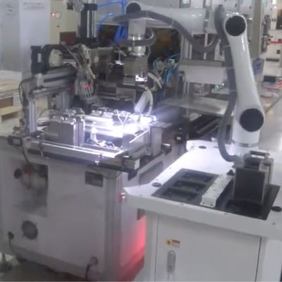 プログラム可能なロボットCobotを扱う6車輪軸のロボット ハンの星の移動式プラットホーム