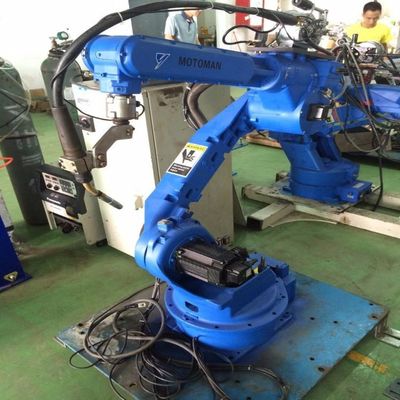 CNCのロボット腕を搭載するPalletizerのロボットMotoman GP225の高いペイロード225kg