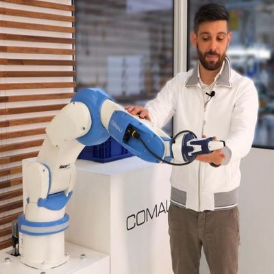 6つの軸線の一突きおよび場所のロボットのための共同のロボット腕を搭載するレーサー3 0.63
