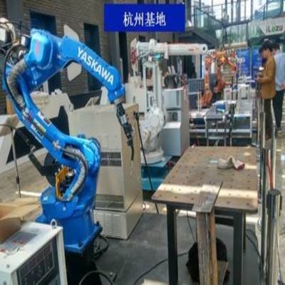 ロボティック腕のマニピュレーターとのロボット6軸線Motoman GP50を積み重ねるパレット