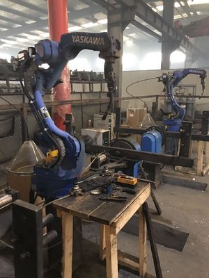 溶接ロボットに使用する溶接工RD500Sが付いているMotoman AR2010のペイロード12kg