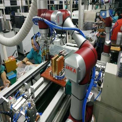 一突きおよび場所のロボット腕を搭載するJAKA Zu 3 CobotのロボットのJAKA Cobot