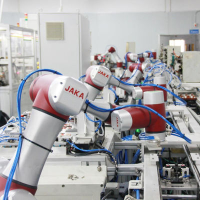 一突きおよび場所のロボット腕を搭載するJAKA Zu 3 CobotのロボットのJAKA Cobot