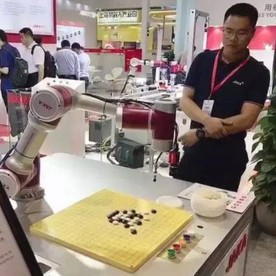 一突きおよび場所のロボット腕を搭載するJAKA Zu 3 CobotのロボットのJAKA Cobot