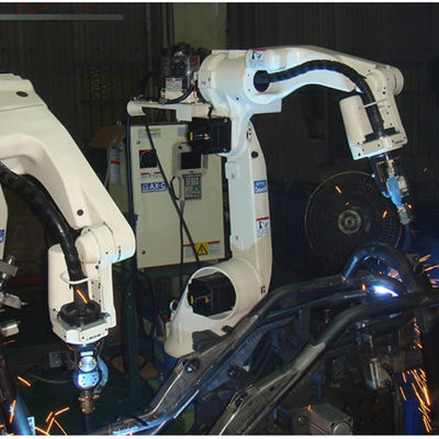 DM350ミグ溶接機械との6つの軸線の自動溶接のロボットOTC FD-B6
