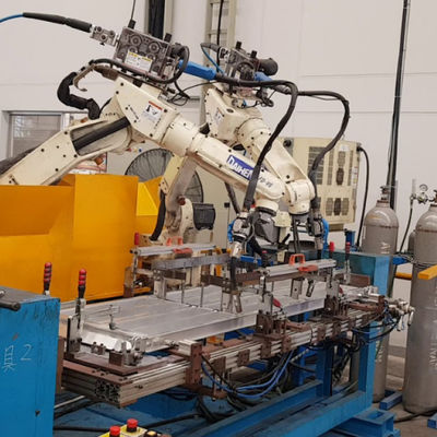 ロボティック溶接としてティグ溶接のための溶接ロボットFD-V6Sのロボット腕7の軸線