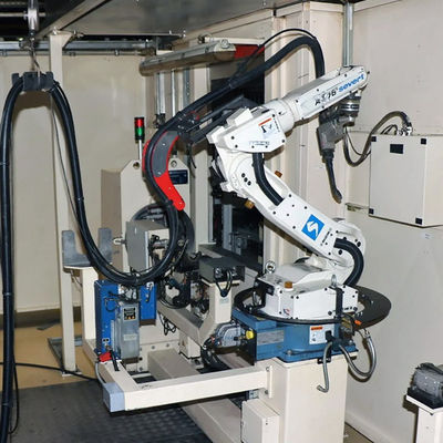 ミグ溶接のための自動溶接のロボットOTC FD-V8 8kgペイロードを溶接トーチ