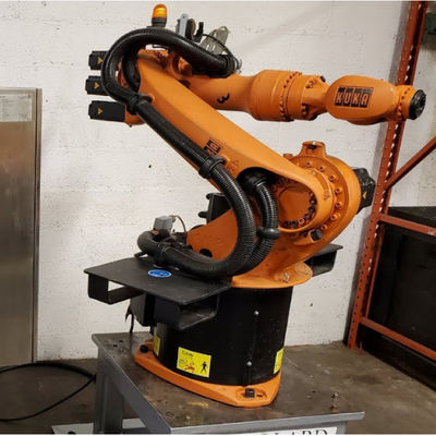 ロボット パッキングのためのパッキングのロボットKR 16のR1610マニピュレーターのロボット腕6の軸線