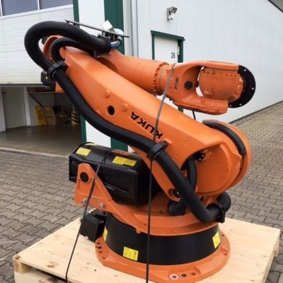 6つの軸線のロボティック腕を扱い、パレットで運搬するための物品取扱いのロボットKR240