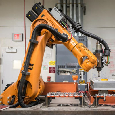 6軸線のロボットを扱うための産業ロボティック腕KR 500のR2830一突きそして場所