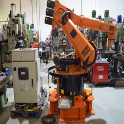 工業用ロボットとして5つの軸線のマニピュレーターとのロボティック腕KR 470 PAの処理